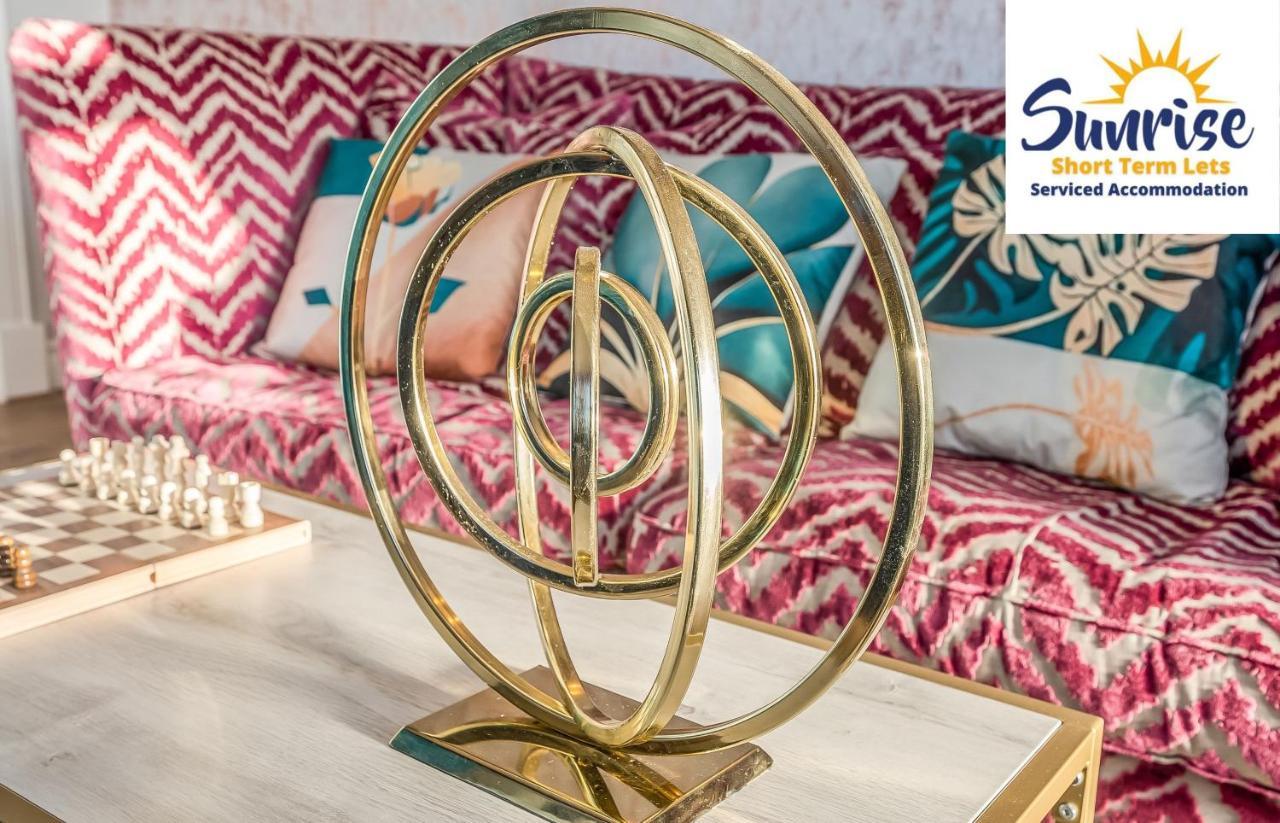 Presidential Apartment, Family Home, Luxury Bedrooms, 2 Rooms, 1 King Bed, 2 Single Beds, Free Wifi, Free Parking, Tourists, Business Travelers, Relocation, Beautiful River Views, - Long Stays, Invoice And Reduced Price Are Only Via Sunrise Short Let Νταντί Εξωτερικό φωτογραφία