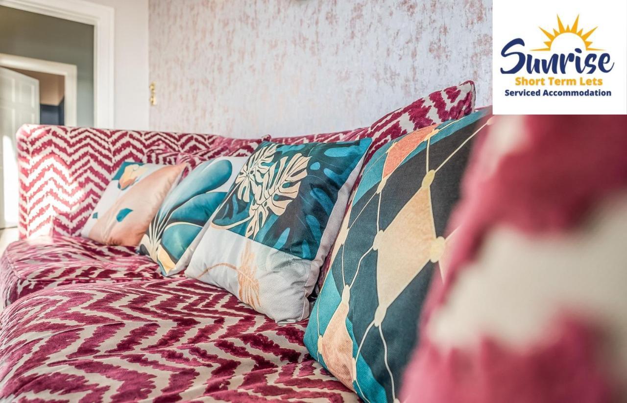Presidential Apartment, Family Home, Luxury Bedrooms, 2 Rooms, 1 King Bed, 2 Single Beds, Free Wifi, Free Parking, Tourists, Business Travelers, Relocation, Beautiful River Views, - Long Stays, Invoice And Reduced Price Are Only Via Sunrise Short Let Νταντί Εξωτερικό φωτογραφία